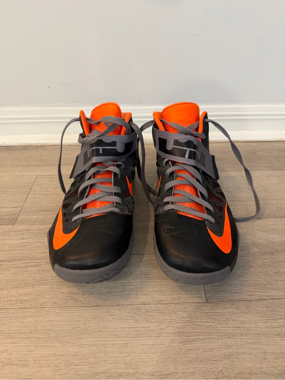 Nike LeBron Zoom Soldier 6 Men’s 13 basketball shoes